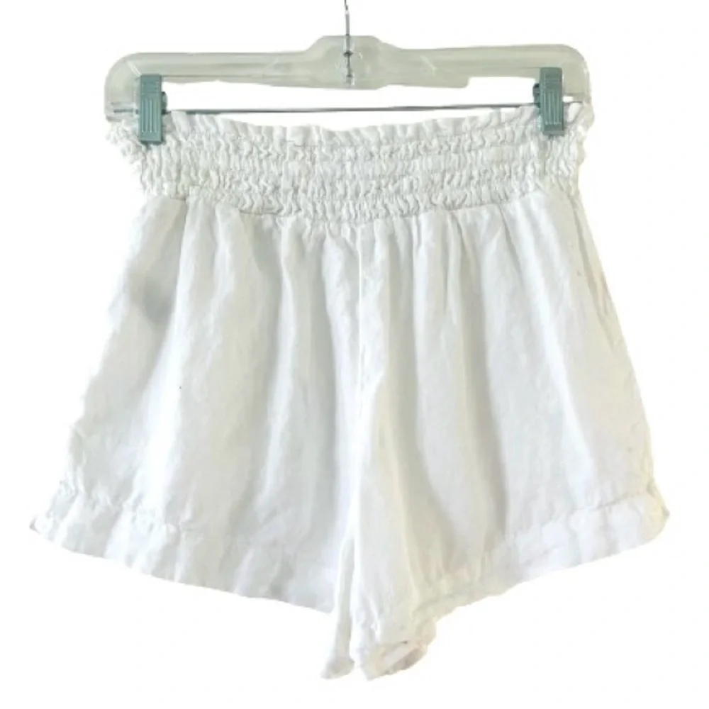 Cloth and Stone Women’s White 100% Linen Pull On Smocked Waist Shorts. Size XS